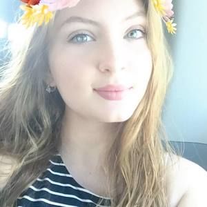 Meet your Posher, Leticia