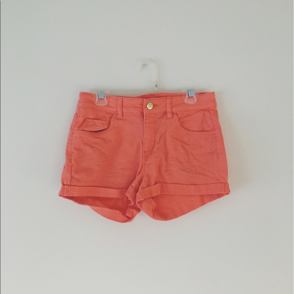 Coral H&M shorts w/ gold button