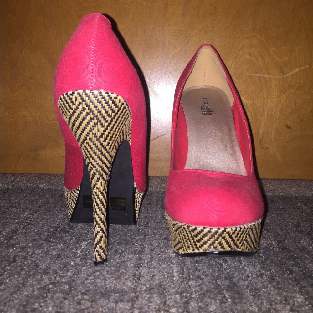 RED heels! - Picture 2 of 2