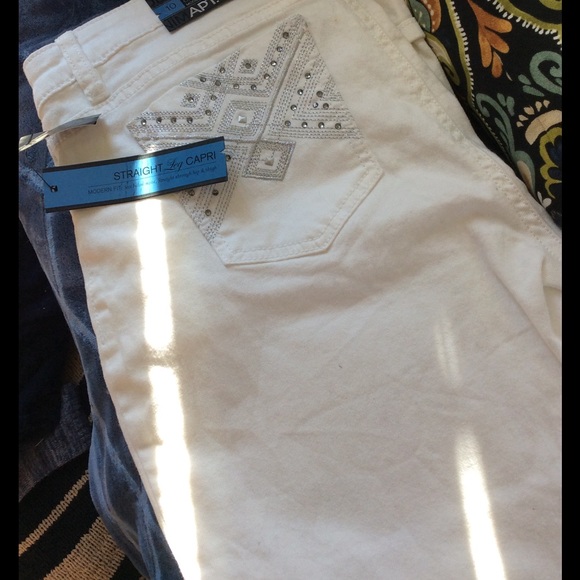 Apt. 9 Pants - Apt.9 straight leg Capri NWT