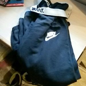 Nike sweats like new