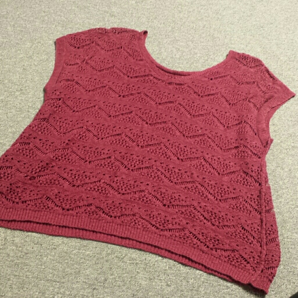 Maroon Sweater ☀️summer sale☀️