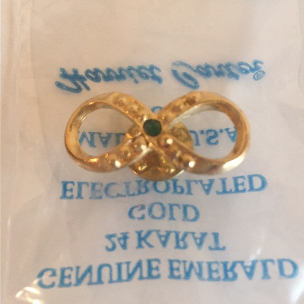 Vintage Gold&Emerald Harriet Carter Pin
