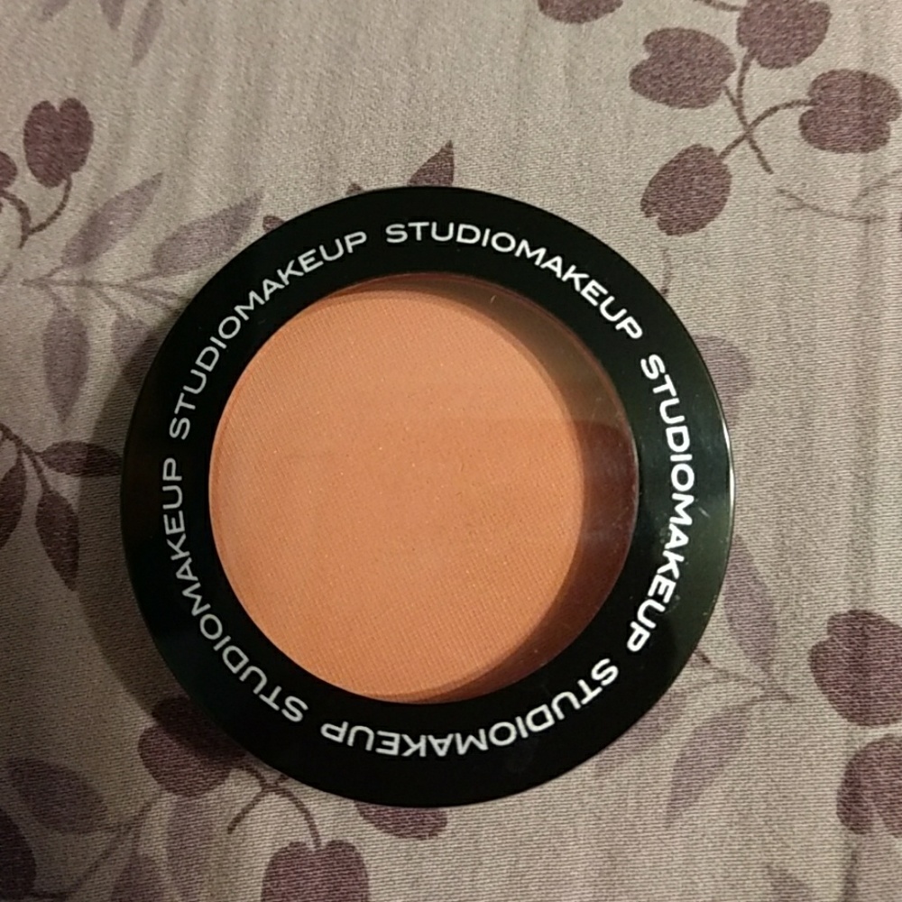 Studio Makeup Soft Blend Blush
