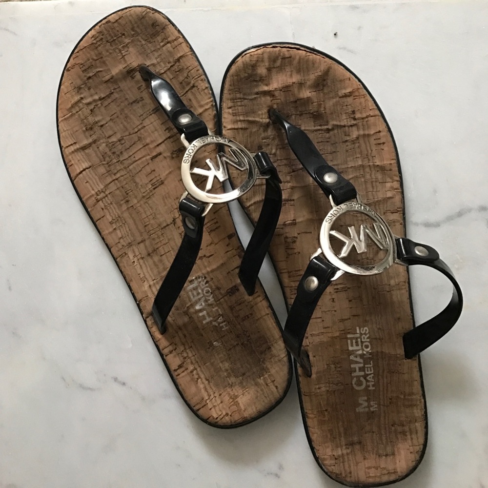 Size 6 Kelly Michael Kors flip flop