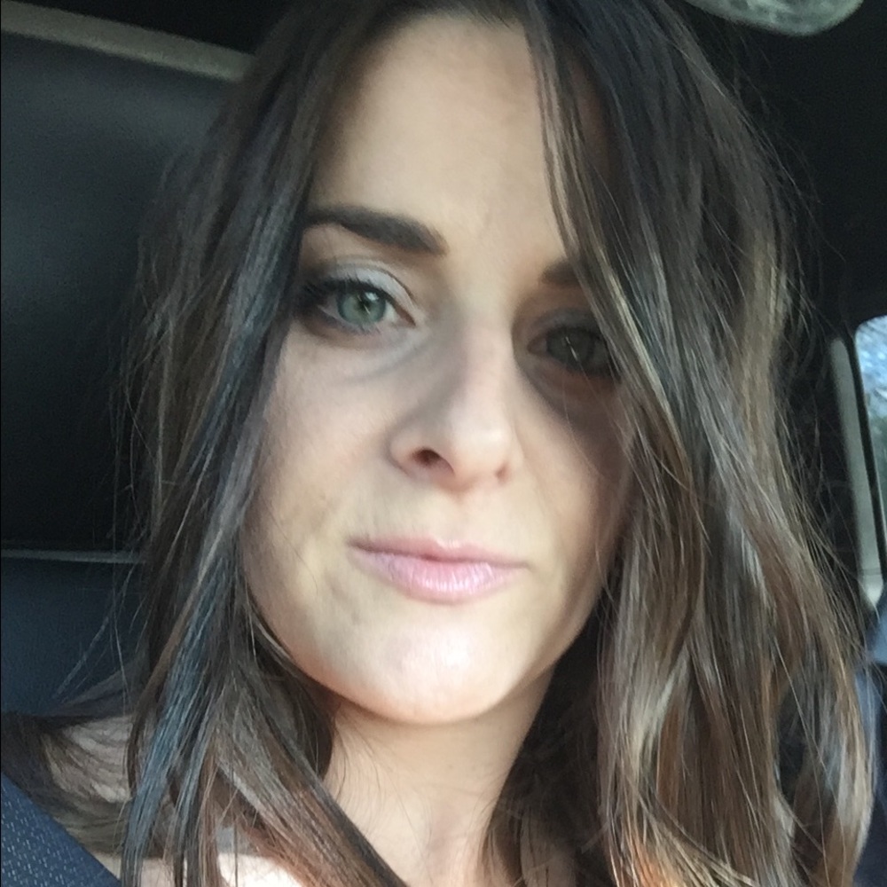 Meet your Posher, Sharon