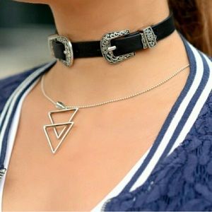 Double buckle choker.
