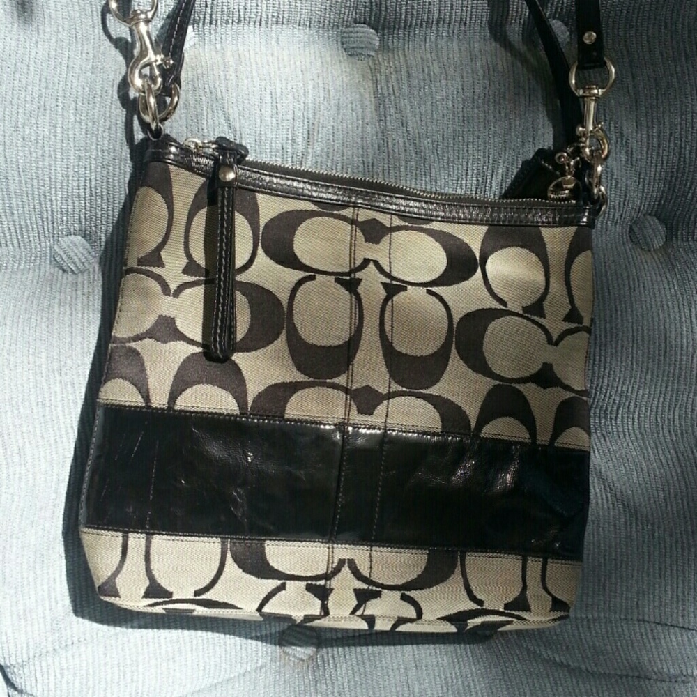 COACH HANDBAG
