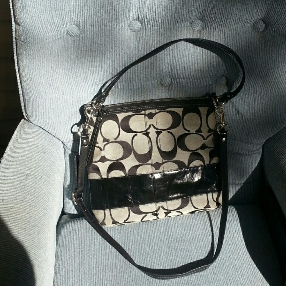 COACH HANDBAG - Picture 2 of 2