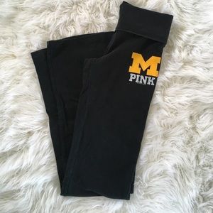 VS pink U of M yoga pants