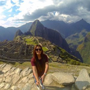 Meet your Posher, Estefania