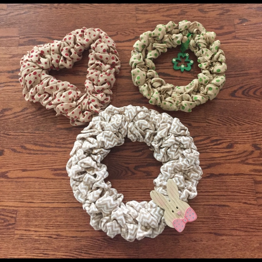 NWOT collection of 3 Holiday burlap wreaths