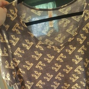 Lularoe 2xl wolves classic t