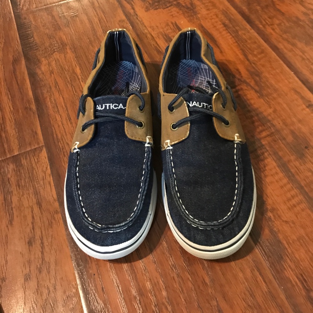 Boy's boat style shoe
