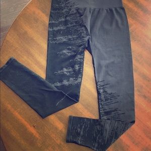 Fabletics Black/Gray Workout Pants - M