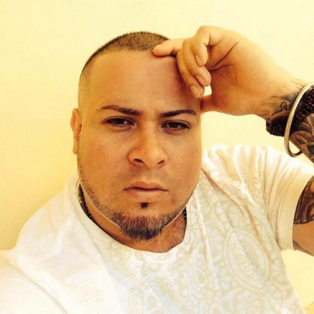 Meet your Posher, Awo