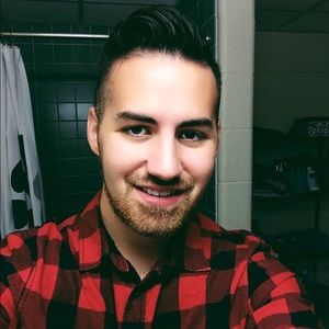 Meet your Posher, Zachary