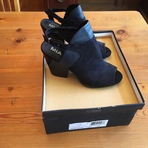 Mia black Esperanza shoes size 10 with box.