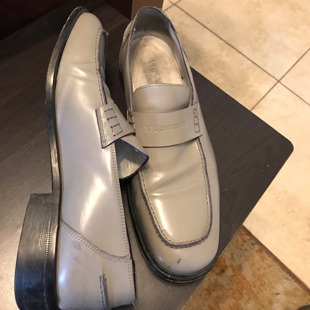Shoe - Picture 2 of 3
