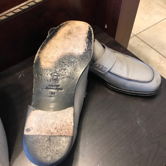 Shoe - Picture 3 of 3