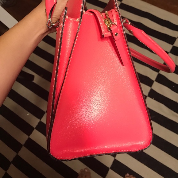 Kate Spade coral purse - Picture 2 of 6