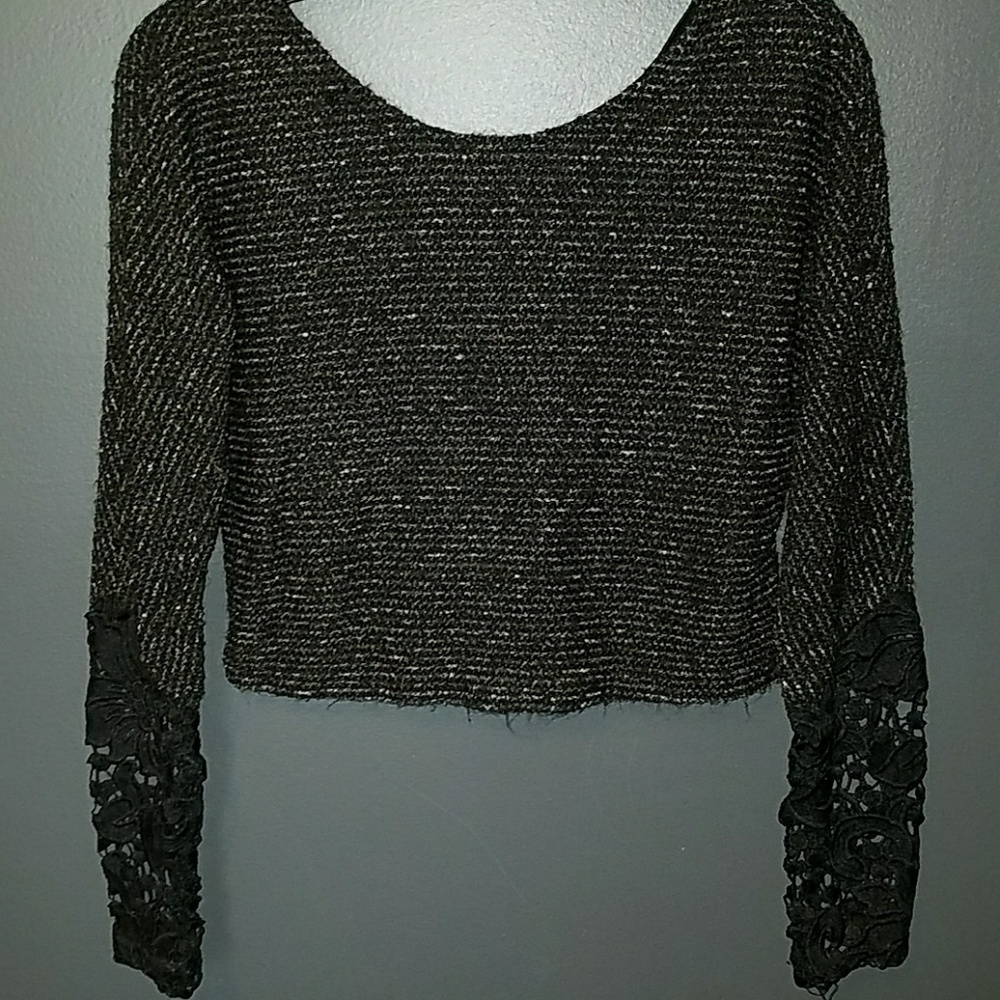 Lace arm crop lulumari