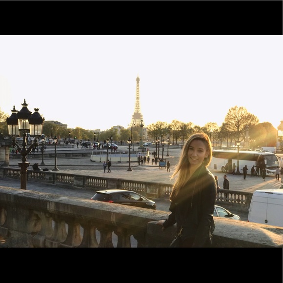 Meet your Posher, Kayla - Picture 4 of 5