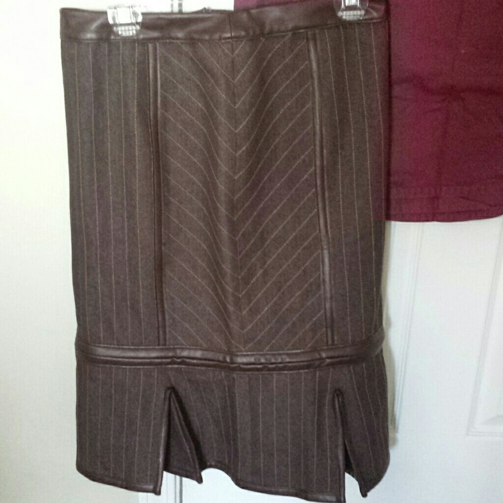 Skirt - bottom zips off - 2 skirts in one!