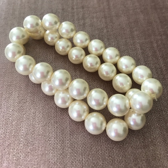 American Eagle Outfitters Jewelry - HP🏆❤️2 American Eagle. faux pearl bracelets