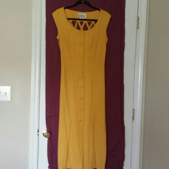 Dress - Picture 1 of 2