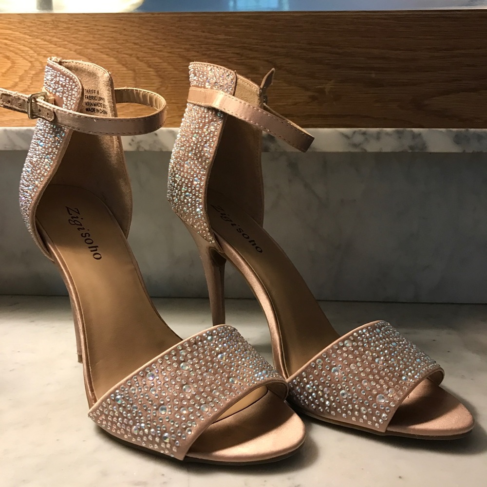 Size 8 zigs soho champagne heels