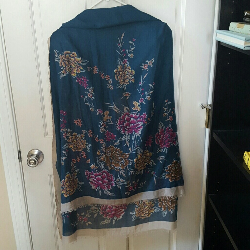Beautiful Mossimo Teal floral scarf