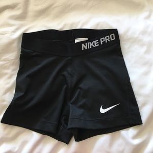 BLACK NIKE PRO SHORTS