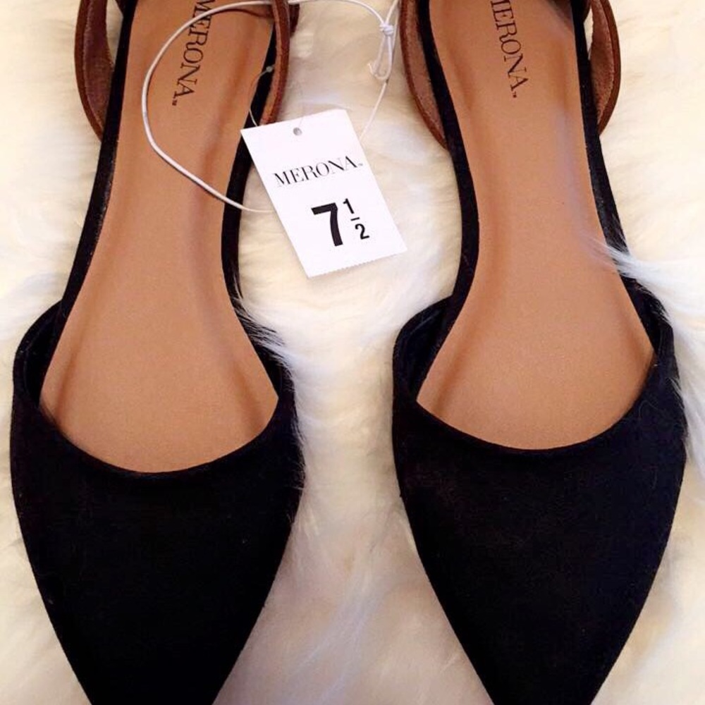 Pointed toe flats