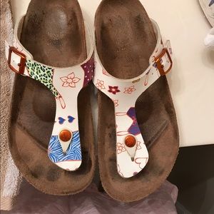 Birkenstock Gizeh hearts with red hardware. Cute!