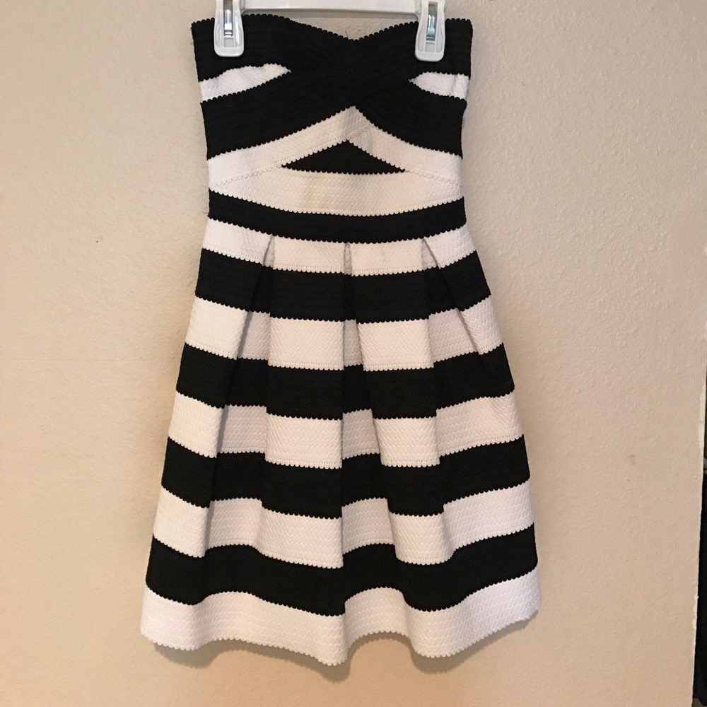 SALE!! Very nice cocktail dress- XS
