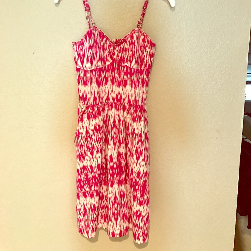 Summer dress with pockets and adjustable straps!