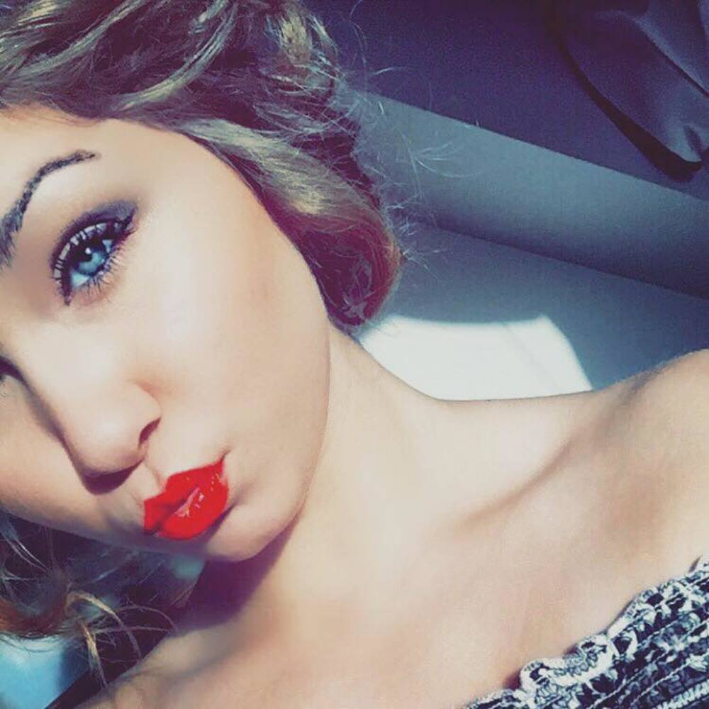 Meet your Posher, Dakota