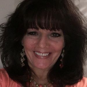Meet your Posher, Deborah