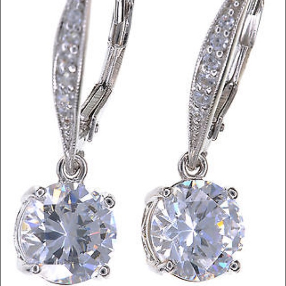 **Accepting Reasonable Offers**Diamonique Earrings