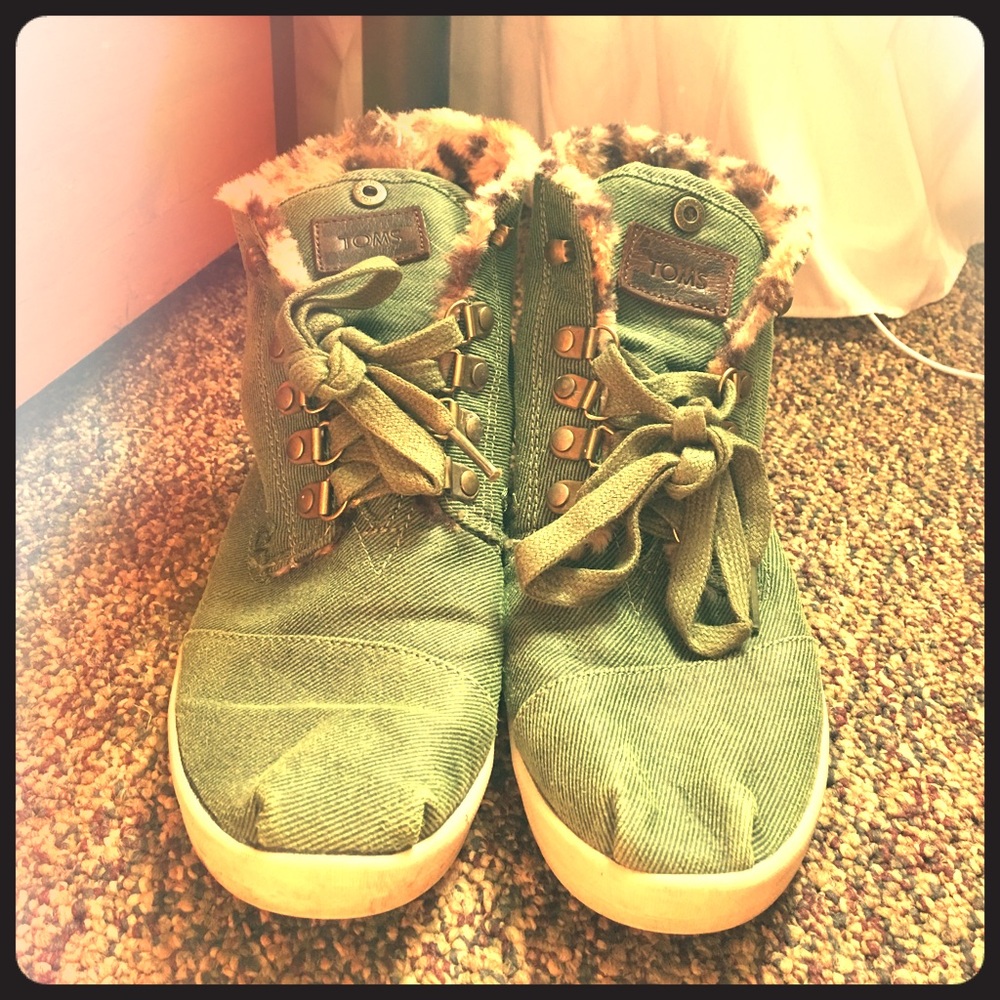 Toms