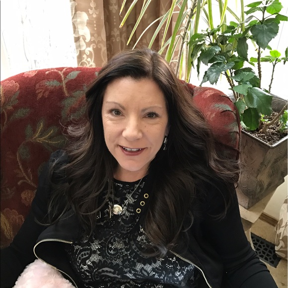 Meet your Posher, Michelle - Picture 2 of 2