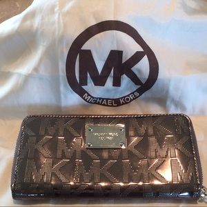 Michael Kors signature MK metallic mirror wallet Michael Kors signature MK metallic mirror wallet