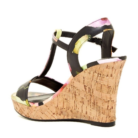 Charles David Floral Libra Wedge Sandal - Picture 5 of 5