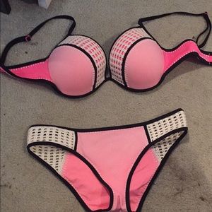 VS bikini