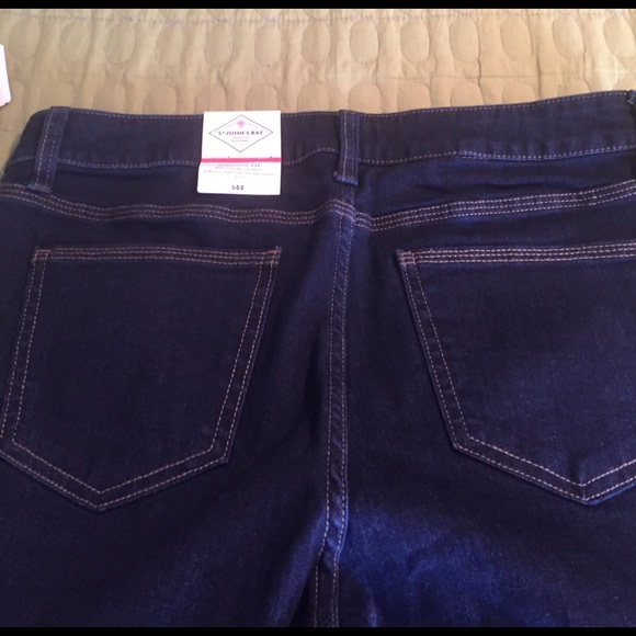 Straight Fit Jean Capri - Picture 2 of 3