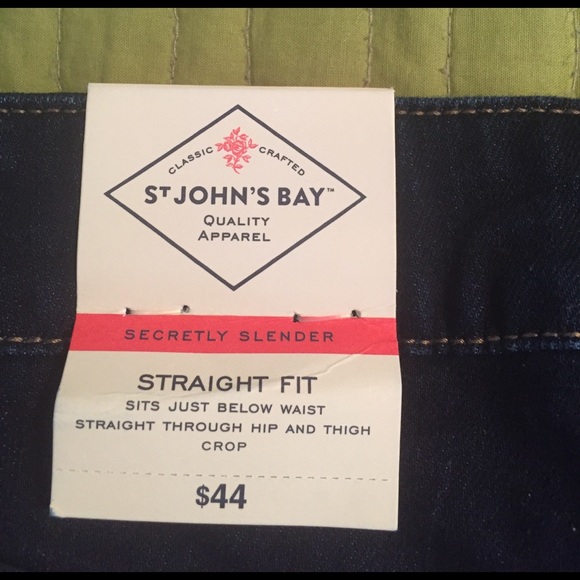 Straight Fit Jean Capri - Picture 3 of 3