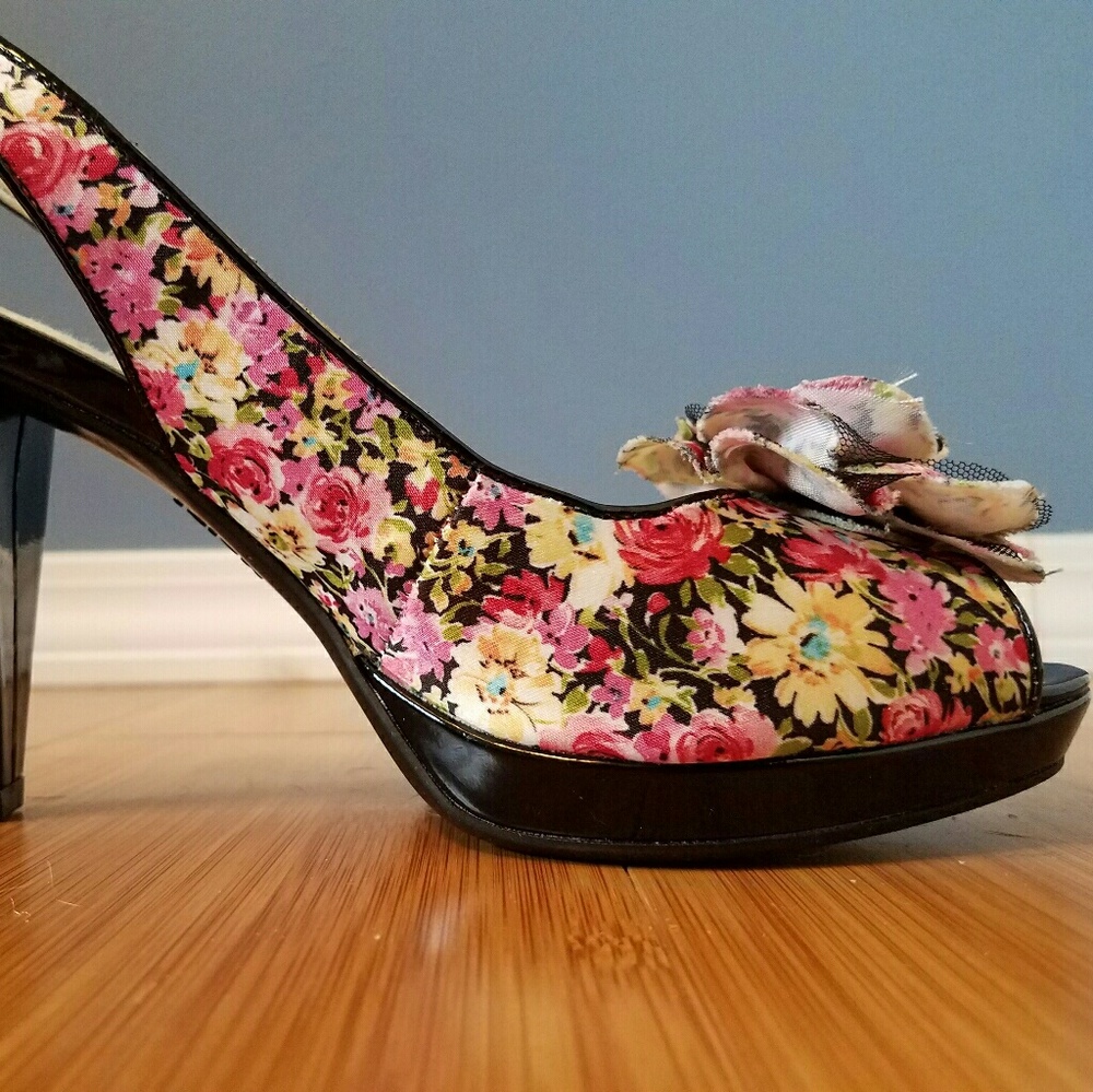 Anne Klein Rose Garden Peep Toe Slingback Pumps
