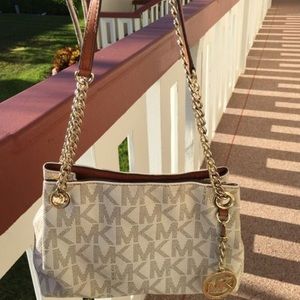 Beautiful authentic Michael Kors handbag