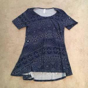 Lularoe perfect tee size medium